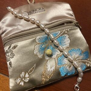Honora cultured pearl bracelet.